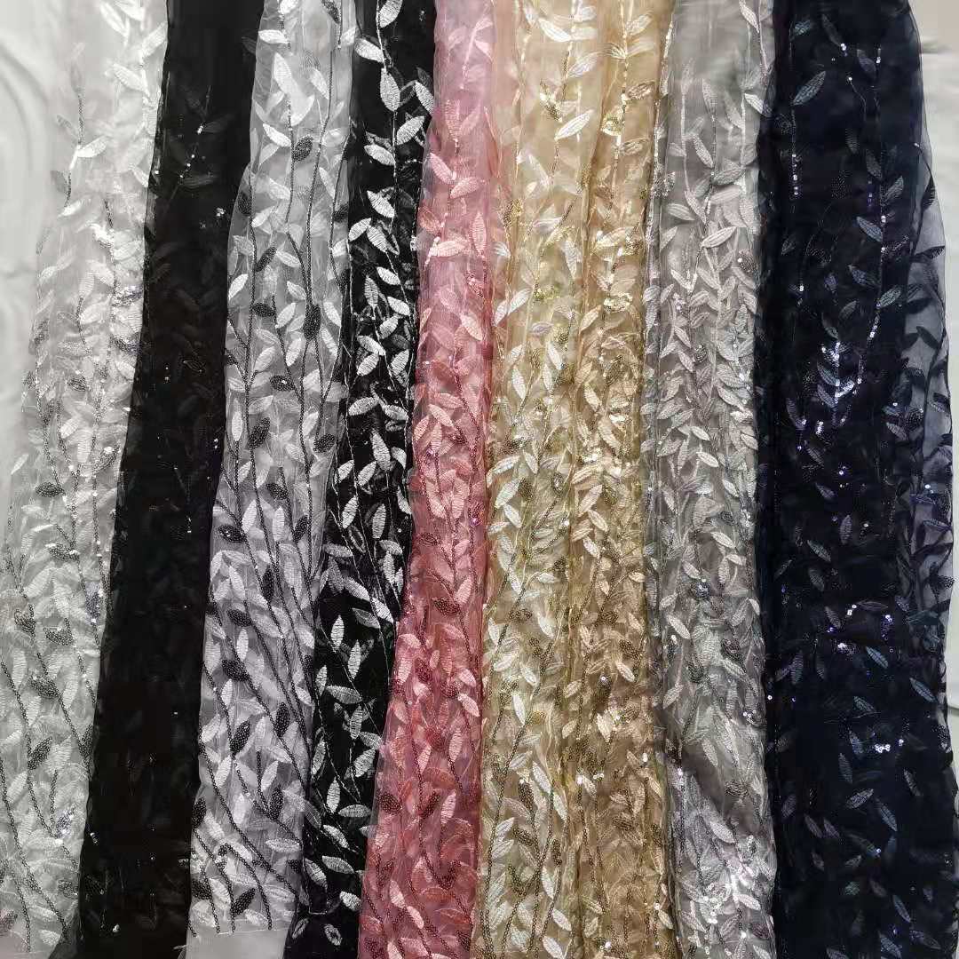 新款无弹闪亮款锦加强网底布定位树枝刺绣綉片 裙装面料 大量现货
