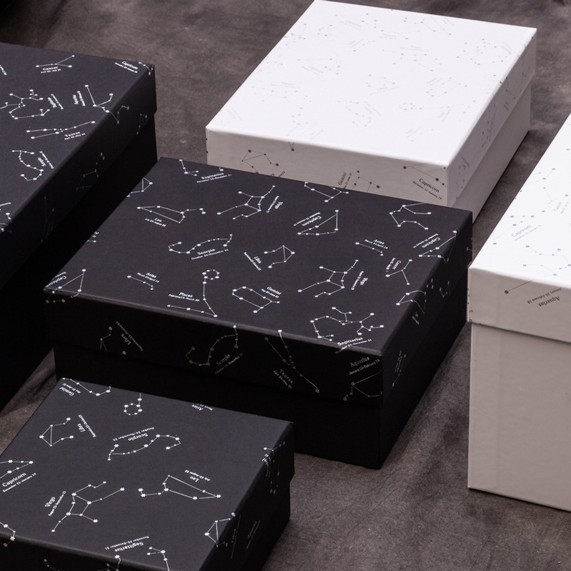 En stock cielo cubierta caja de regalo de alta gama rectangular cielo estrellado caja de regalo grande caja de cartón negro ventas directas de la fábrica
