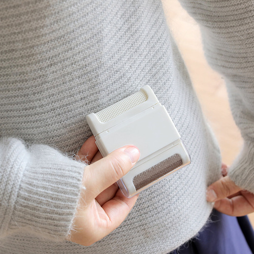 Manual lint roller remover for clothes and pants brush lint remover lint remover brush stained lint artifact clothing cleaning