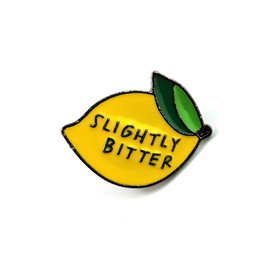 WISH新款 SLIGHTLY BITTER 个性创意柠檬滴油胸针牛仔夹克饰品