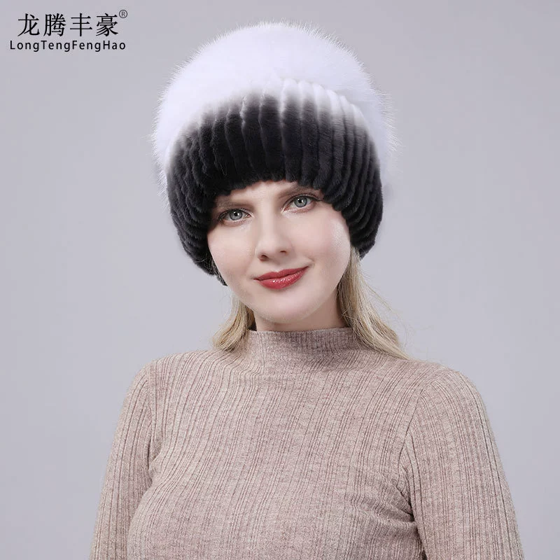 Демисезонная модная утепляющая шапка