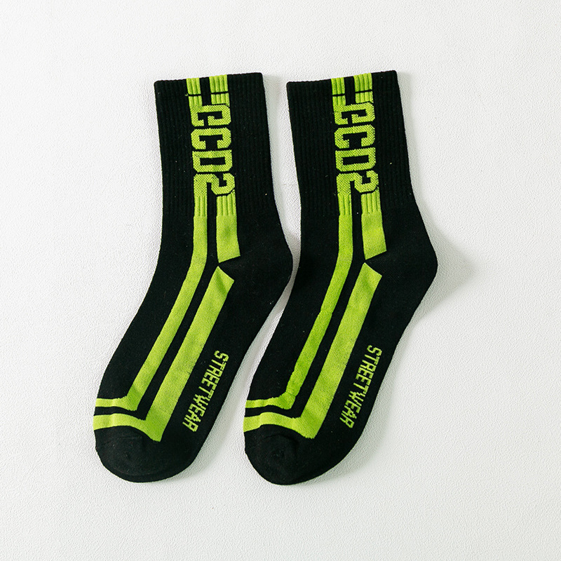 2025e Damensocken mit einzigartigen englischen Buchstaben, trendige Sport- und Freizeitsocken für Skateboards, Hip-Hop, bis zur Mitte der Wade_voghion.com