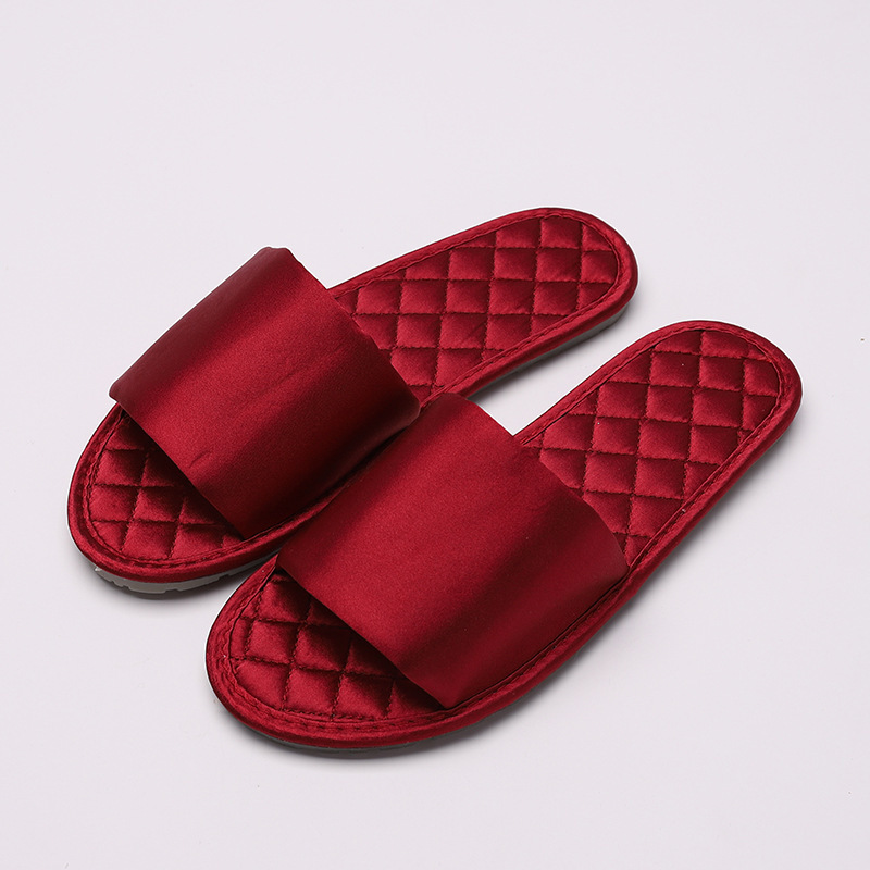New Summer Satin Wedding Couple Slippers Pair of Soft Bottom Indoor Home Tpr Breathable Sandals for Men plus size