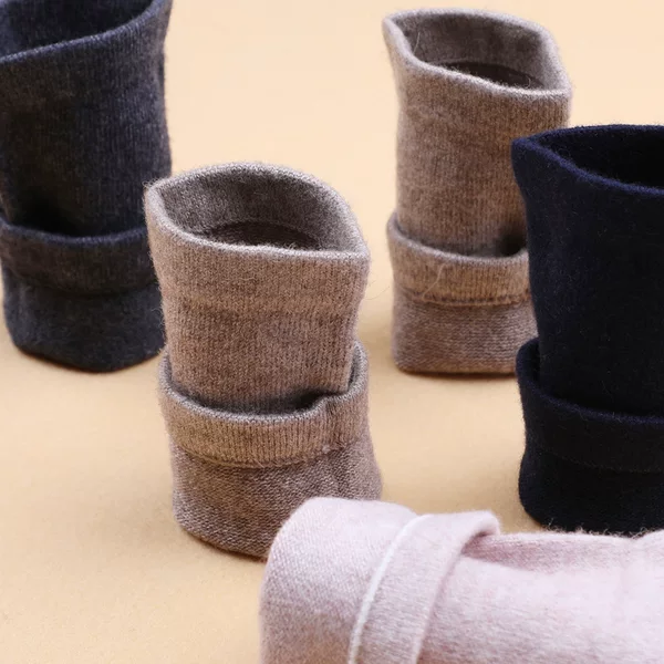 Factory direct warm wrist protection simple cold wrist protection women and men a generation of fashion fake sleeves