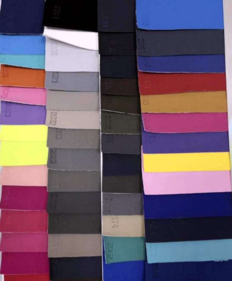 环保ＰＵ磨砂 牛巴皮革  弹力（普通）拉米皮革   PU皮革    黑色