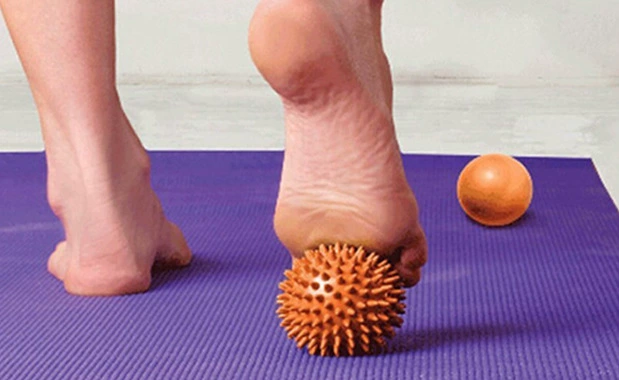 Hot-selling spiked grip ball, sole hedgehog ball, fascia release ball, PVC yoga massage ball, fitness fascia ball