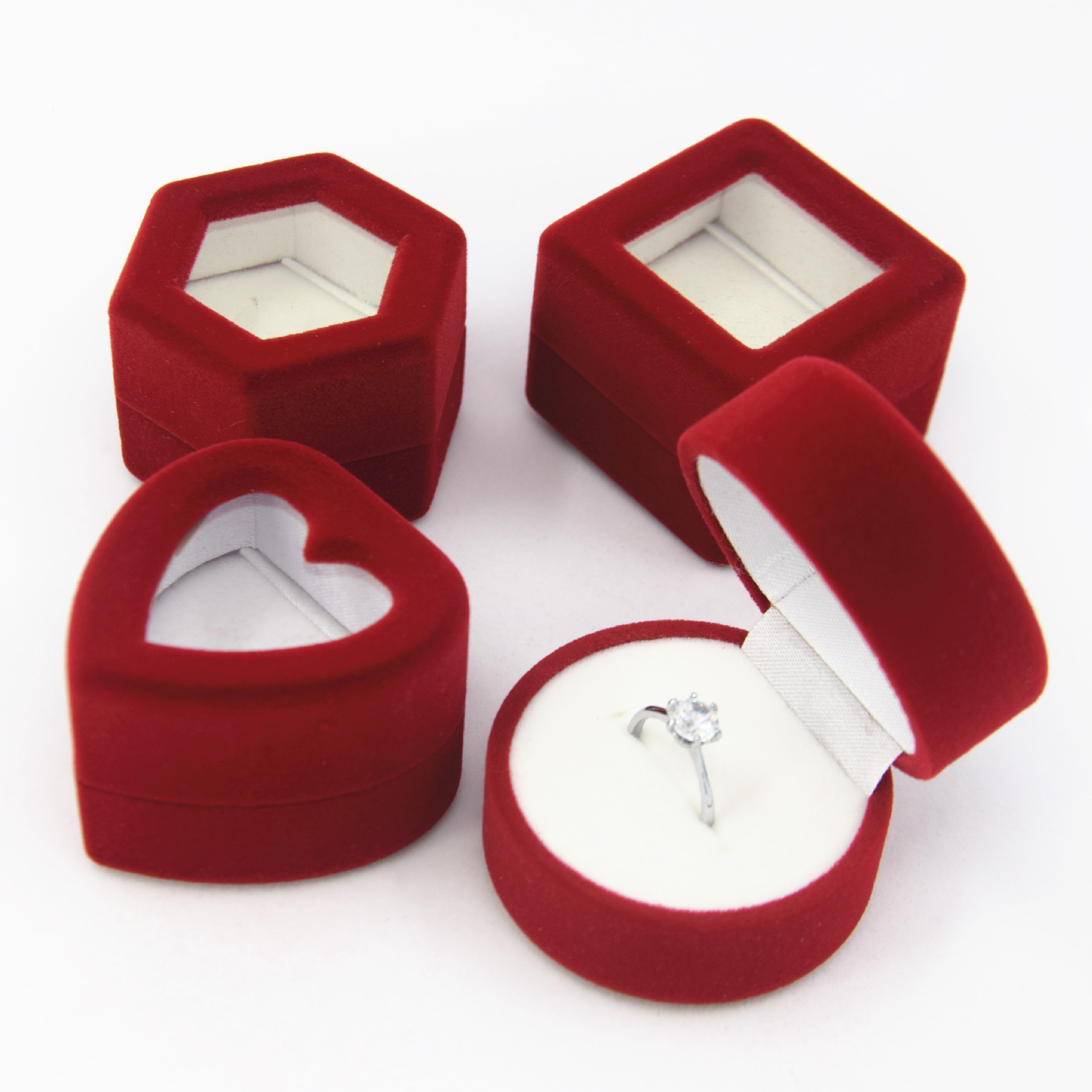 惠艺现货 爱心戒指盒圆形戒指盒小饰品珠宝红色植绒开窗首饰盒
