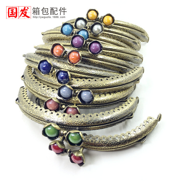 10.5Cm semicircular encaje en relieve cabeza de loto oro bronce DIY oro común 0167 - GT