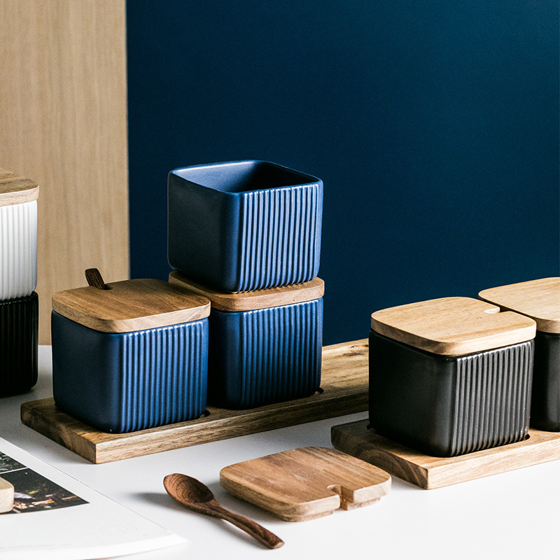 Directo de fábrica creativo cuadrado recto grano condimento tarro hogar combinación condimento caja cerámica condimento tarro traje