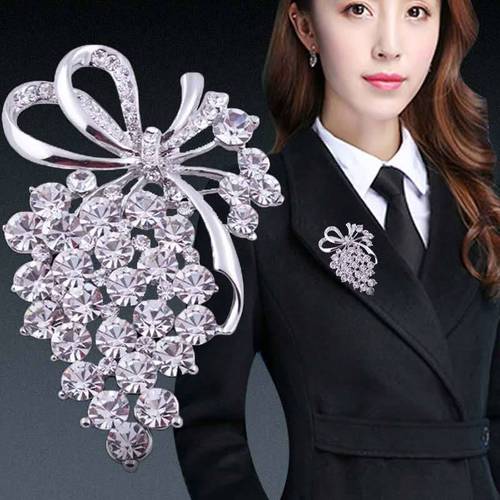 Luxury European and American-Style Large Water-Crystal Brooches for Women: High-Quality Alloy Corsages Available in Multiple Designs, Delicate and Elegant Pins