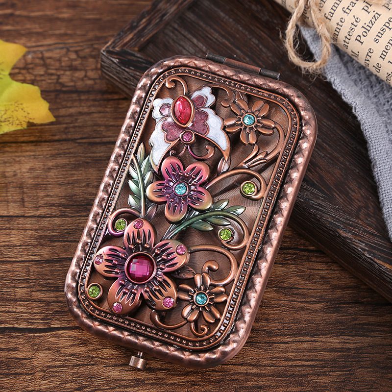 Espejo de metal de estilo europeo cobre retro portátil pequeño espejo de bolsillo plegable espejo de maquillaje de doble cara para mujer espejo de regalo