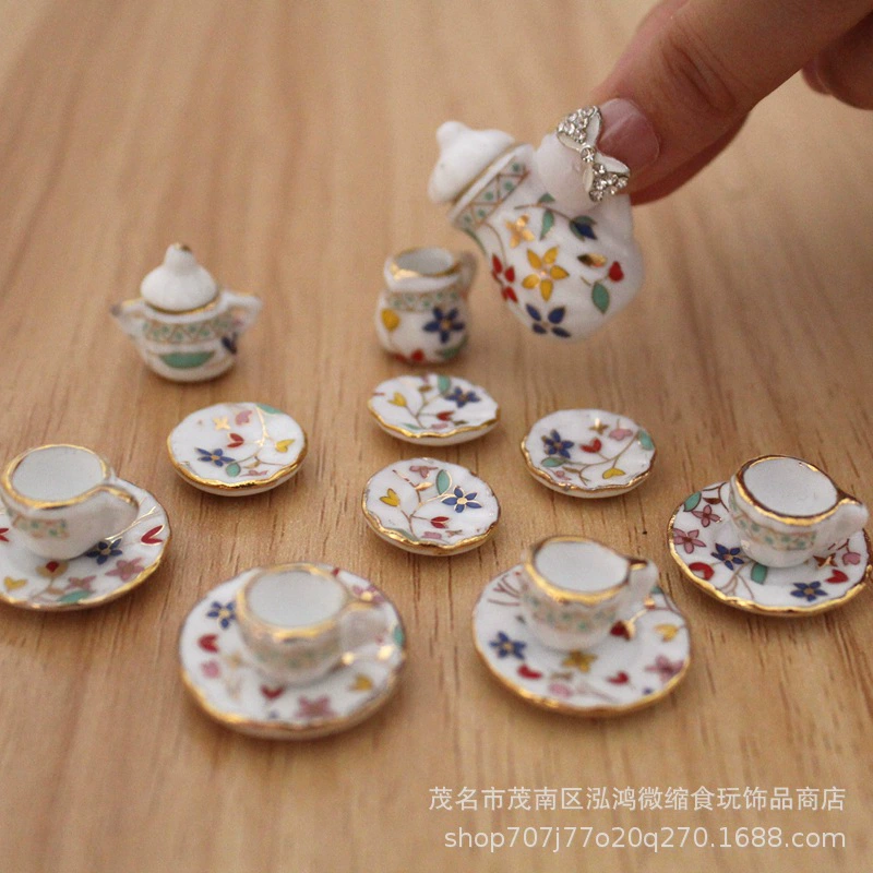 Маленькие тканевые аксессуары для кукольного домика Миниатюрная модель солдат реквизит мини-моделирование керамический чайный сервиз 17 предметов