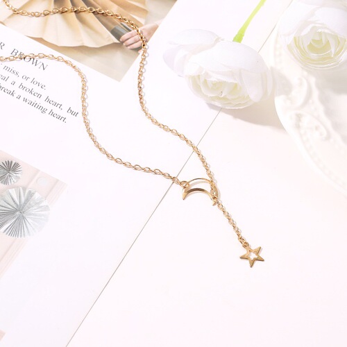 New jewelry, European and American style, sexy star and moon pendant, simple and versatile necklace, cross-border hot selling accessories for women