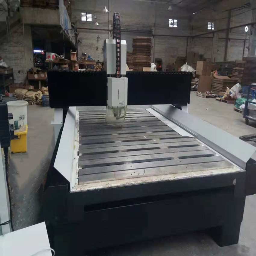 高速铝板雕刻机 金属精雕机铝板切割机门窗屏风隔断铝材雕刻机厂