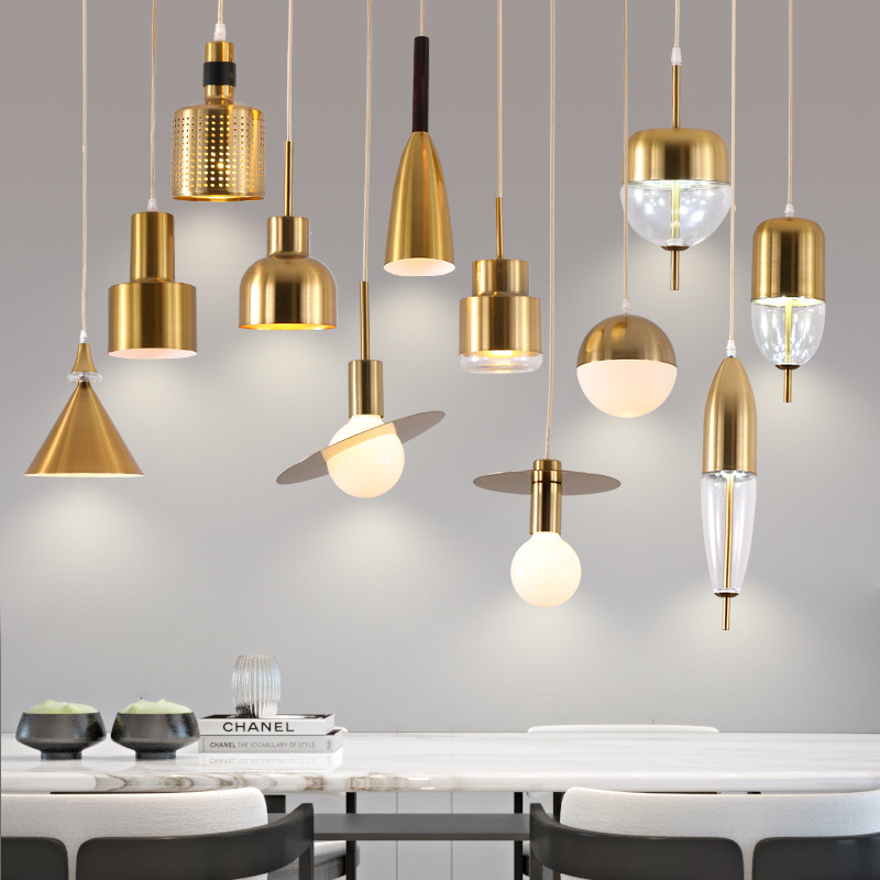 Nordic restaurante bar dormitorio lámpara de noche simple moderno de una sola cabeza personalidad creativa post-moderno pequeño candelabro dorado