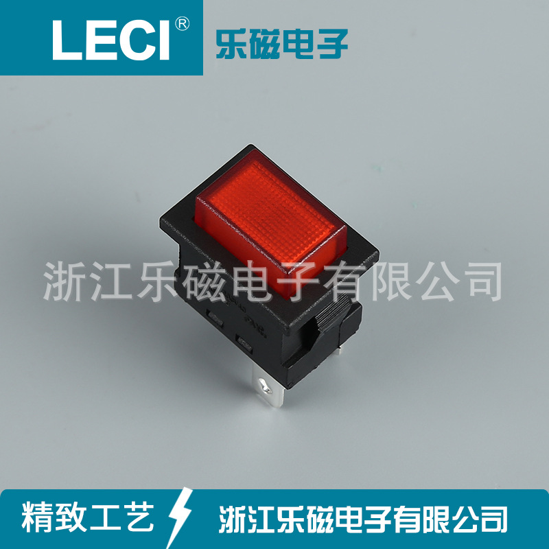 厂家供应乐磁102-211N001R1B长方形小型船型红色按钮开关银三脚