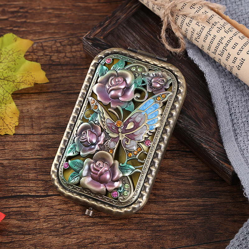 Espejo de metal de estilo europeo cobre retro portátil pequeño espejo de bolsillo plegable espejo de maquillaje de doble cara para mujer espejo de regalo