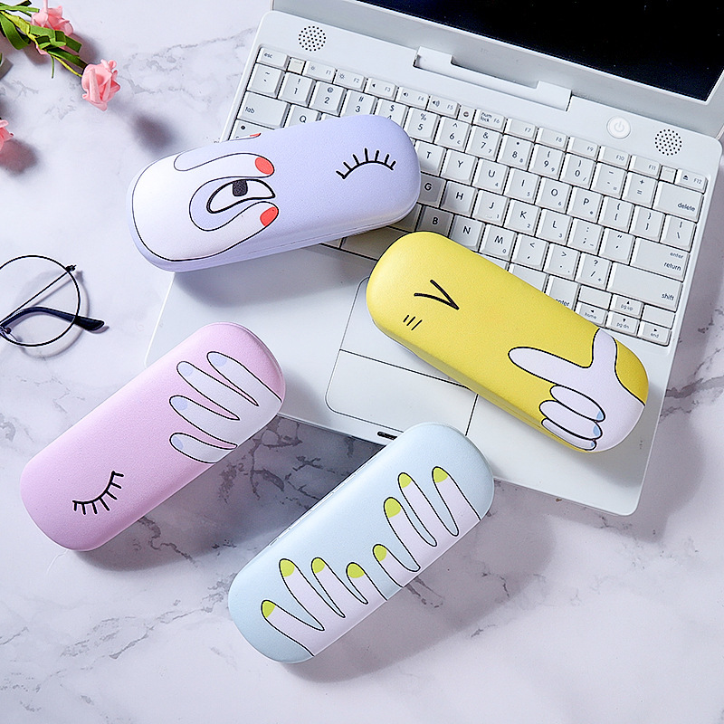 Factory wholesale men and women students Korean version of small fresh cute ins simple portable iron plate drop glasses box logo Factory wholesale men and women students Korean version of small fresh cute ins simple portable iron plate drop glasses box logo
