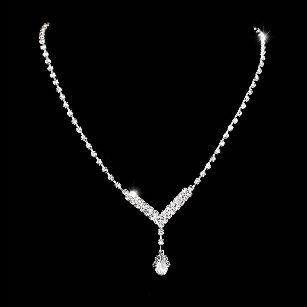 Directo de fábrica Corea moda plata garra cadena rhinestone goteo amor gota agua collar pendientes traje Joyería La boda