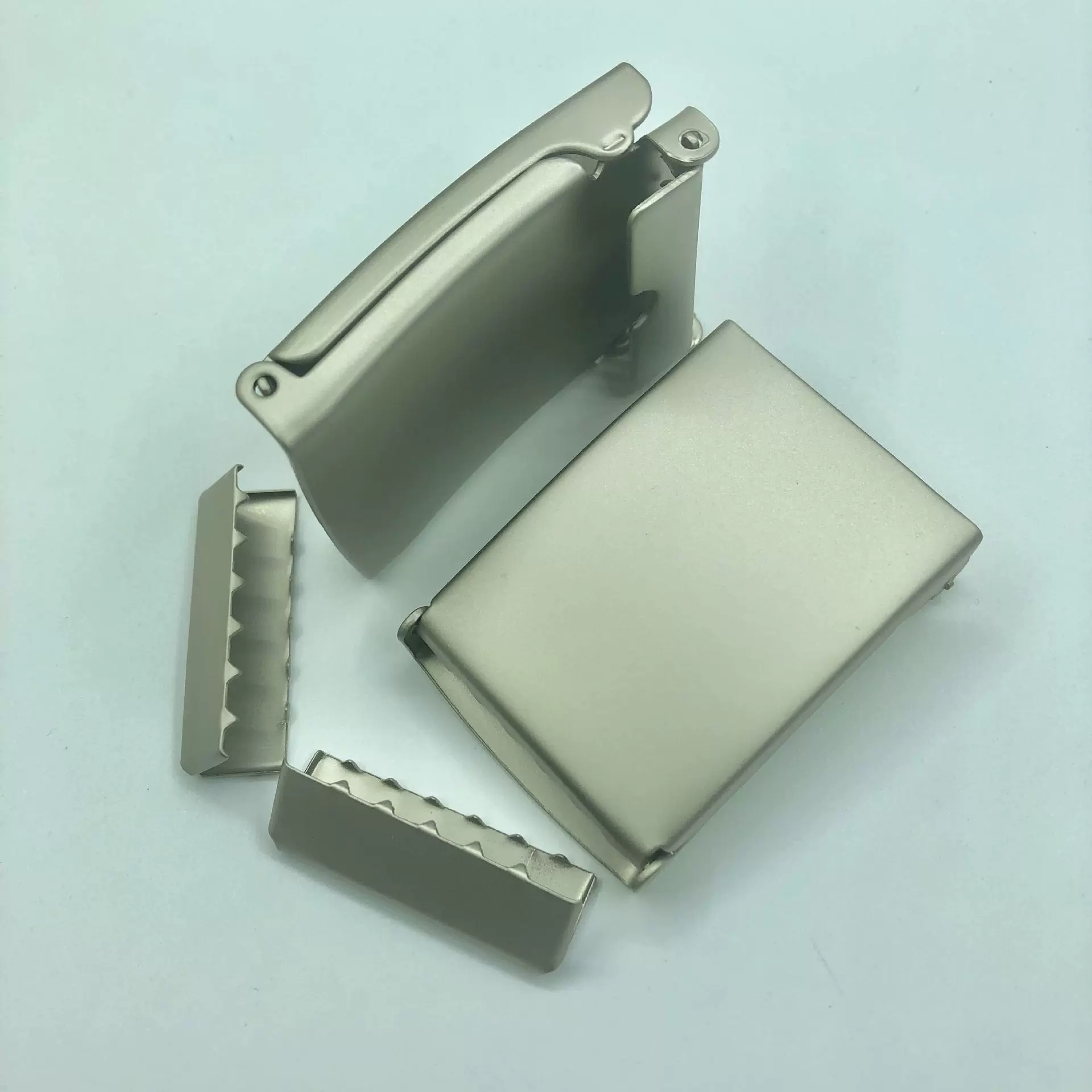 厂家直销尼龙编织腰带皮带扣头翻盖式皮带扣头帆布带铁质腰带扣