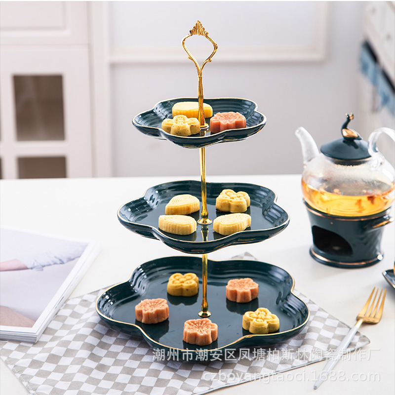 Light luxury grandmother green golden edge dessert table European afternoon tea cake stand ceramic string plate three-layer dessert fruit plate