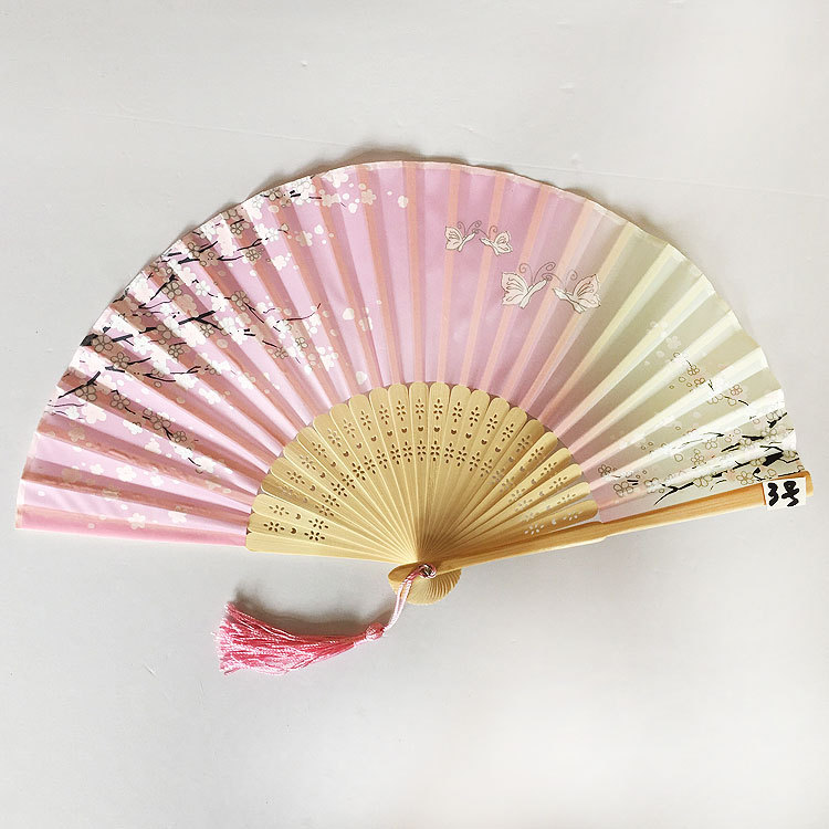 Fábrica directa estilo chino de bambú de seda ventilador bambú suerte regalo dos sonrisa verde plegable estilo antiguo ventilador fábrica al por mayor