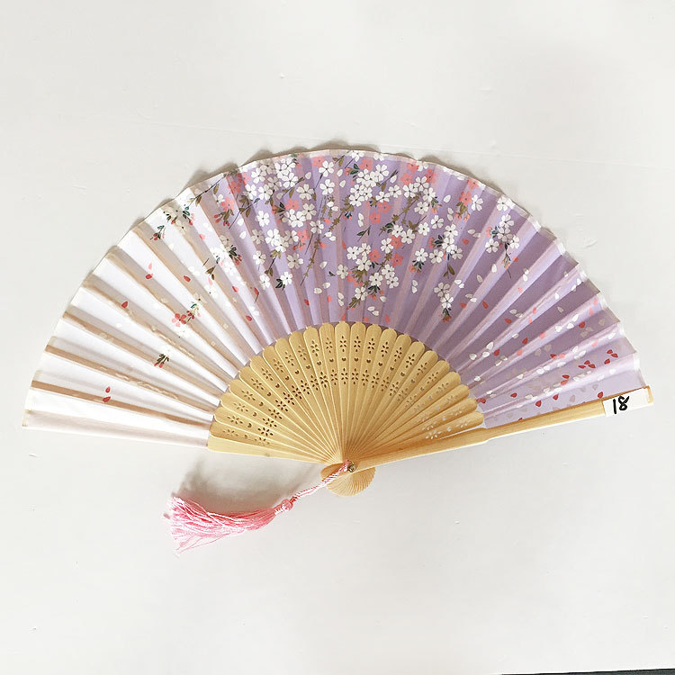 Fábrica directa estilo chino de bambú de seda ventilador bambú suerte regalo dos sonrisa verde plegable estilo antiguo ventilador fábrica al por mayor