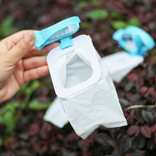 Dog Walking Outdoor Cat Poop Scooping Set Pet Poop Bag Dog Litter Box Tail Clip to Clean up Garbage When Going Out