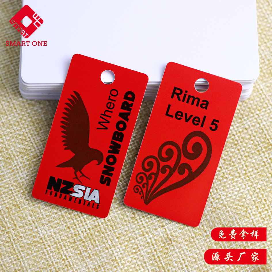 源头厂家 免费拿样 三联非标小卡 pvc会员卡 打孔吊牌卡 各类异形