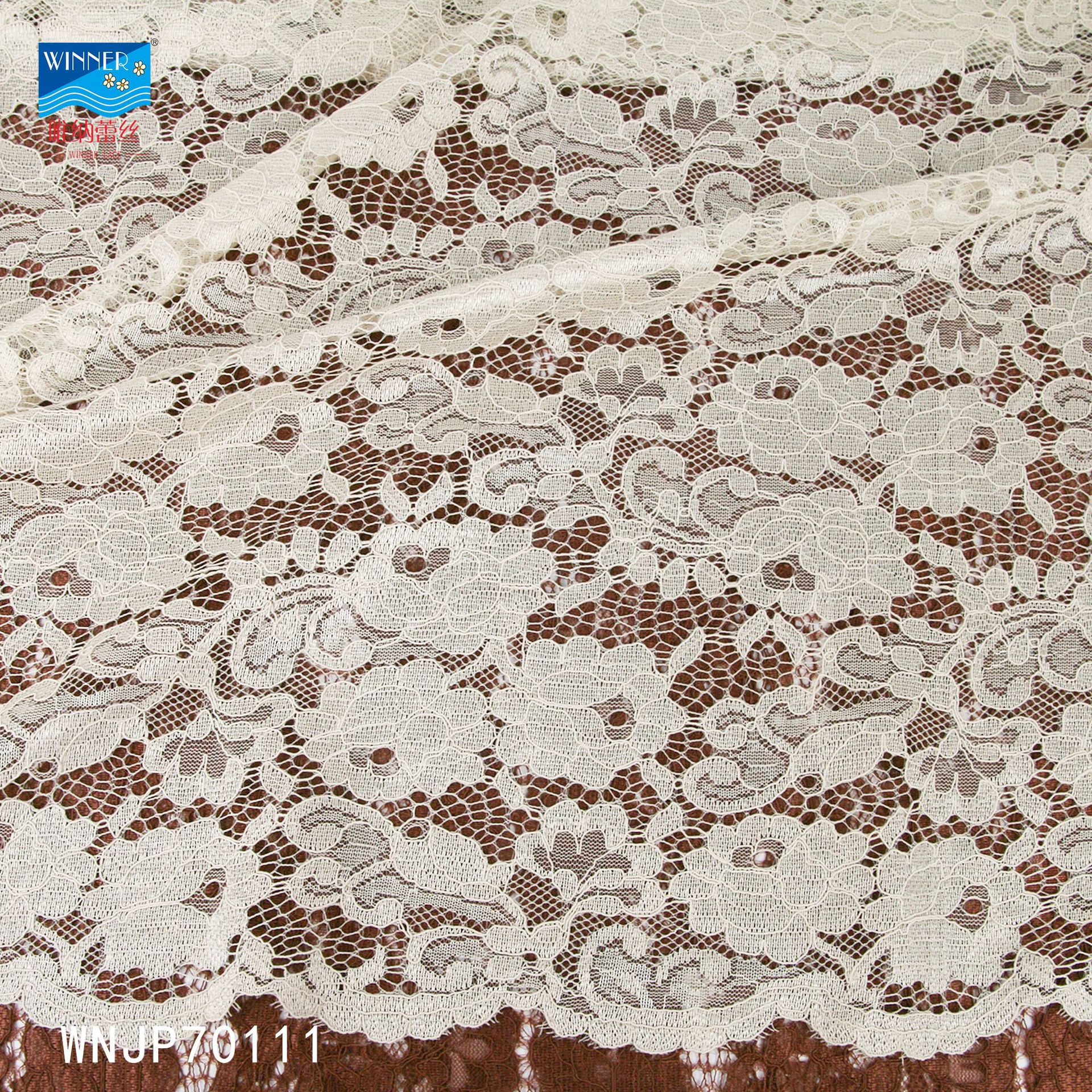 Lace cloth