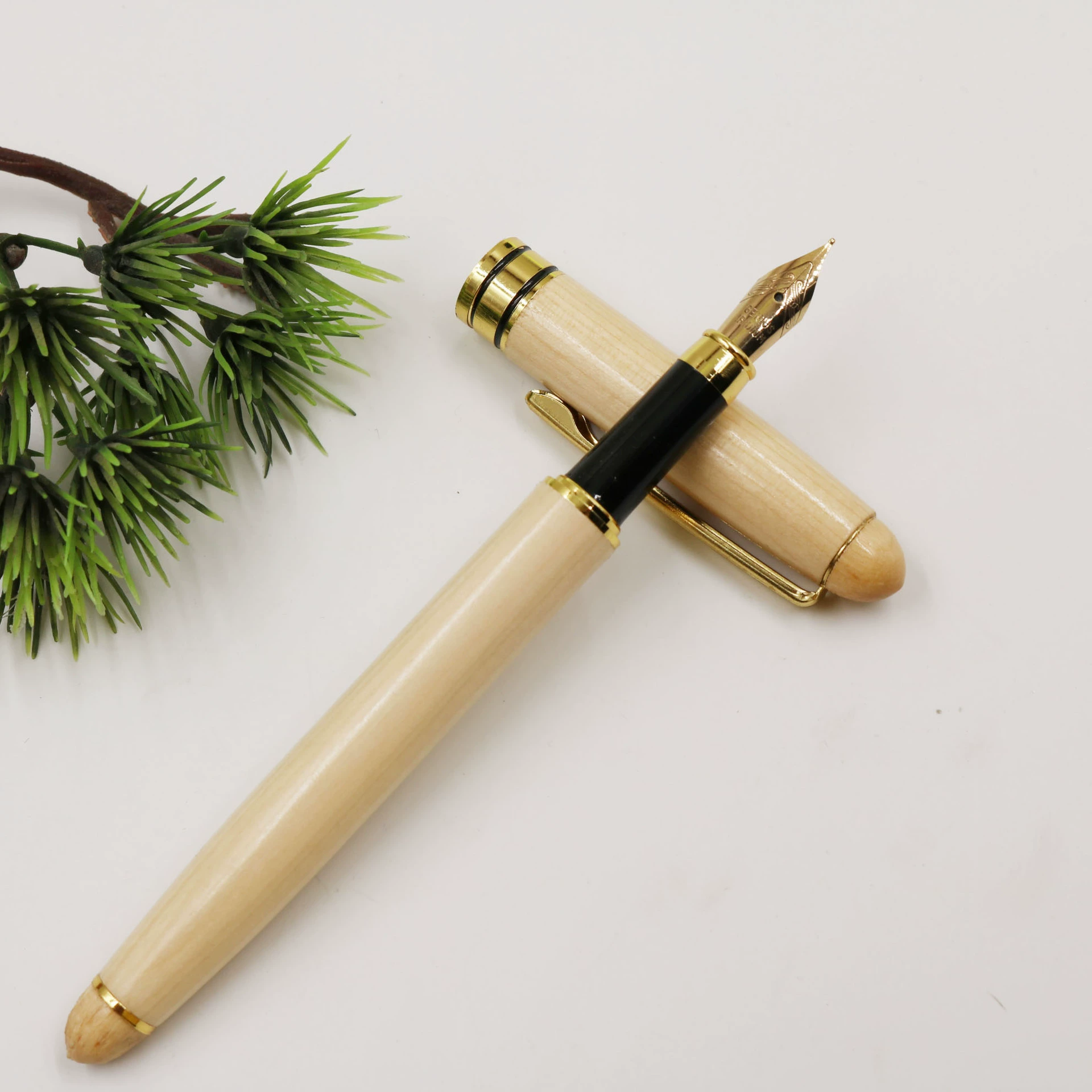 Smooth wooden handheld rollerball pen, wholesale, Birthday gift