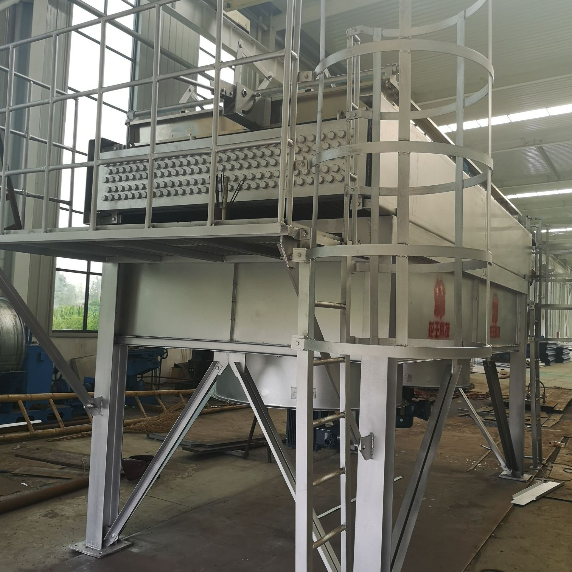 空冷器    复合式空冷器      山东花王科技厂内直销    欢迎来电