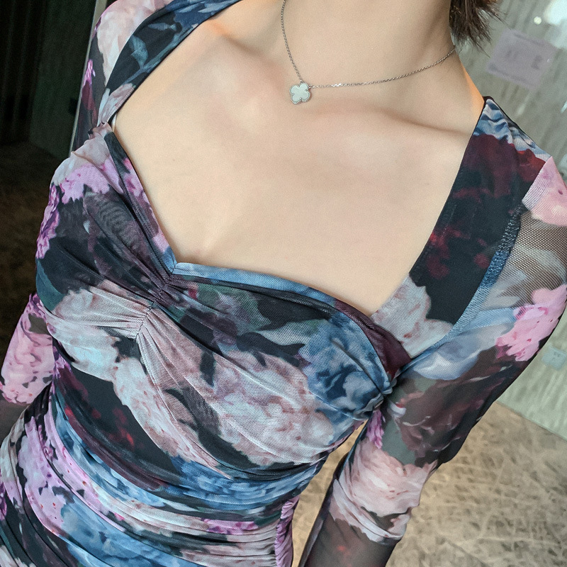 Đầm ôm body nữ lưới xếp ly không dây in họa tiết retro — Màu đen họa tiết
