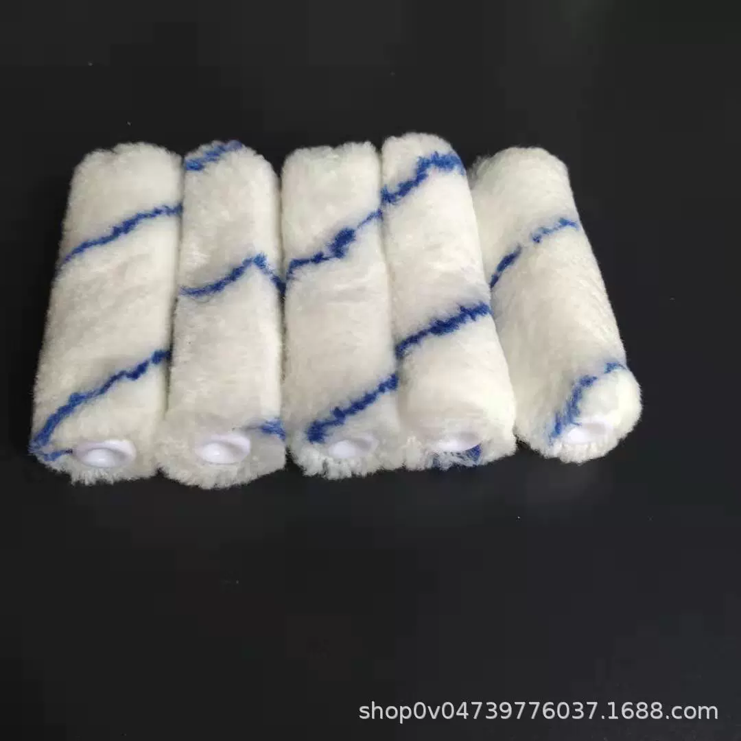 Производитель оптом продает маленькие декоративные валики для покраски стен с синей полоской, маленькими хлопковыми нитями и горячим клеем.