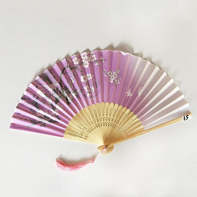 Fábrica directa estilo chino de bambú de seda ventilador bambú suerte regalo dos sonrisa verde plegable estilo antiguo ventilador fábrica al por mayor