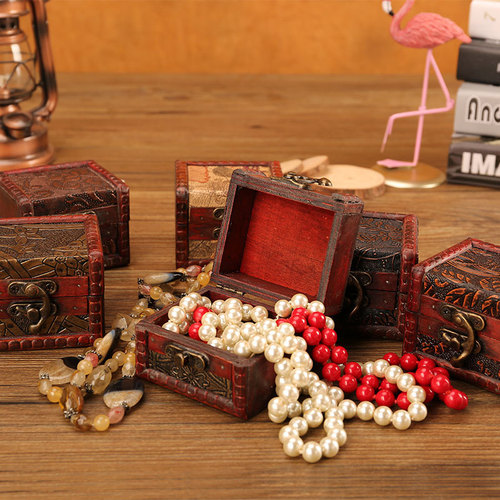 Factory wholesale jewelry packaging box wooden box antique small square box European retro wooden table storage box