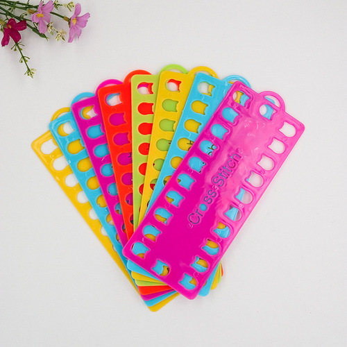 Mengfang cross stitch factory direct sales colorful plastic 20-hole threading board Suzhou embroidery embroidery special winding board