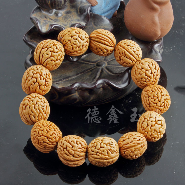 Brain pattern peach core bracelet near Round brain pattern peach Hu bracelet overlord dragon pattern peach core bracelet live broadcast supply can be sent on behalf