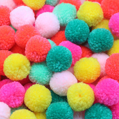 Factory wholesale mixed color acrylic 3cm small pom-pom gift decoration pom-pom children's toy yarn ball fluffy pom-pom