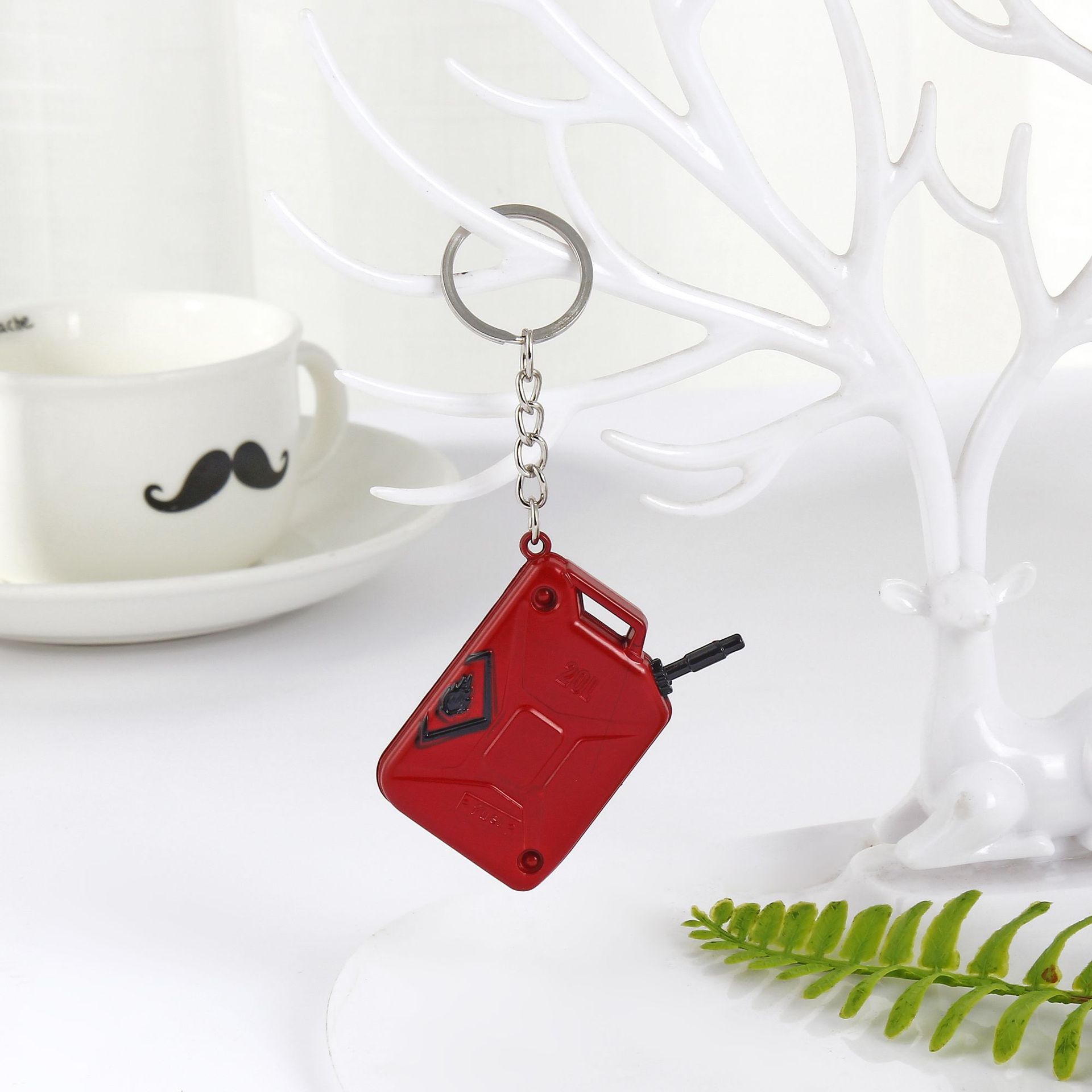 검은 색으로 칠해진 연료 탱크