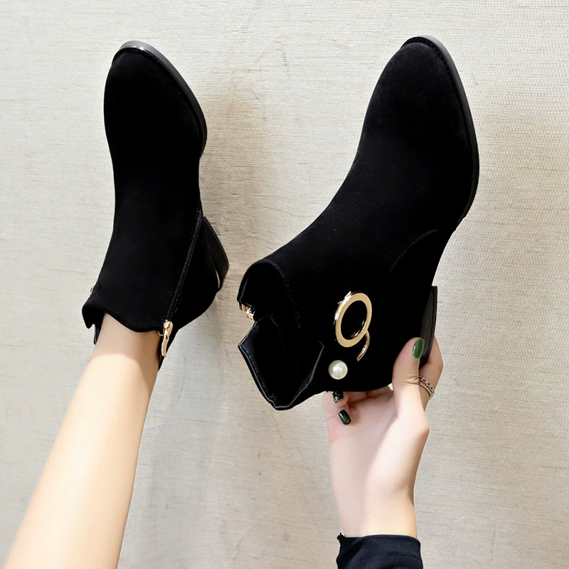 2025 Осень и зима Новые короткие ботинки на толстом каблуке Женские ботинки на низком каблуке большого размера 40 матовых 41, голые ботинки 43, ботинки martin на молнии сбоку