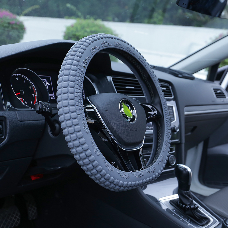 Silicone car steering wheel cover for four seasons universal summer corn grain non-slip wear-resistant truck direction handle cover for men and women Silicone car steering wheel cover for four seasons universal summer corn grain non-slip wear-resistant truck direction handle cover for men and women