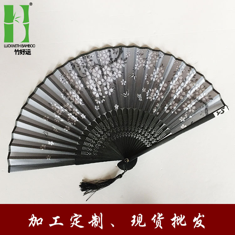 Fábrica directa estilo chino de bambú de seda ventilador bambú suerte regalo dos sonrisa verde plegable estilo antiguo ventilador fábrica al por mayor