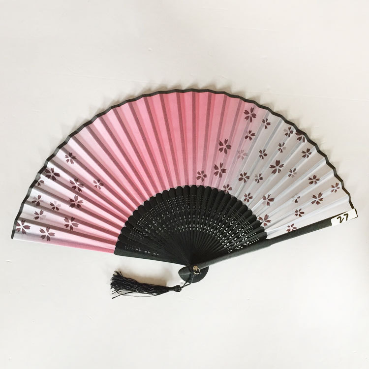 Fábrica directa estilo chino de bambú de seda ventilador bambú suerte regalo dos sonrisa verde plegable estilo antiguo ventilador fábrica al por mayor