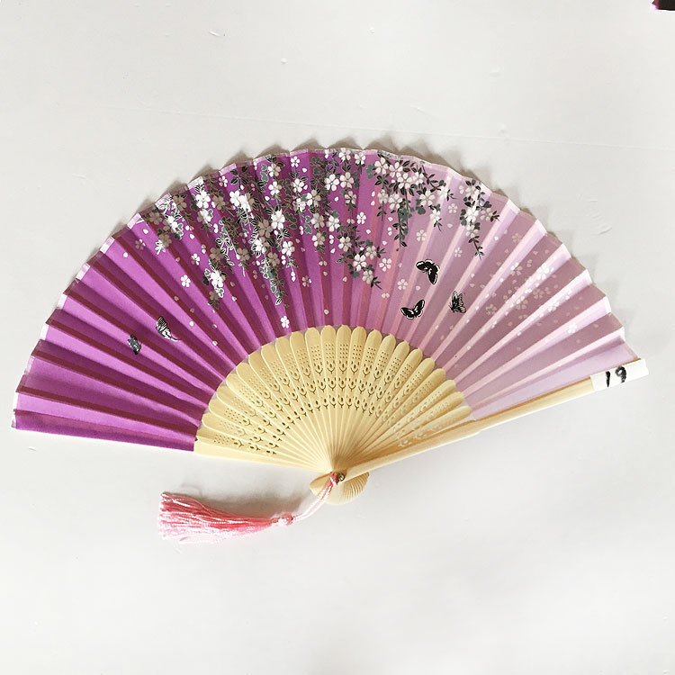 Fábrica directa estilo chino de bambú de seda ventilador bambú suerte regalo dos sonrisa verde plegable estilo antiguo ventilador fábrica al por mayor