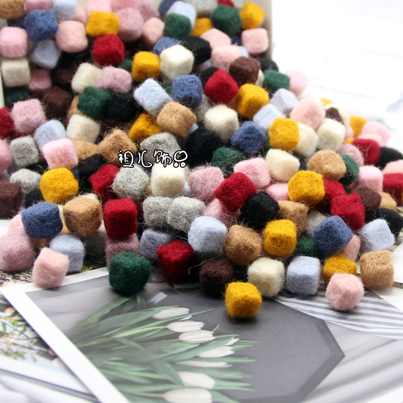 Cross-border European and American Earrings Accessories Wool Felt Stamping Finished Solid Square Christmas Ball String Hanging Wreath Accessories