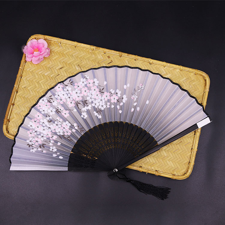 Ventilador De La sonrisa de Erqing Ventilador de seda de mango medio largo de estilo chino Ventilador plegable Estilo chino Hanfu Ropa coreana Ventilador de juego creativo al por mayor