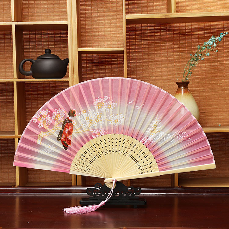 Ventilador de baile de estilo chino ventilador plegable regalo artesanal de estilo japonés ventilador de bambú ventilador publicitario paño de seda estilo antiguo ventilador plegable al por mayor