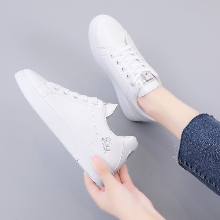 Women's Flat White Sneakers 2026 Spring And Autumn New Korean Style Lace-up Student Casual Shoes Sports Sneakers All-season Single Shoes_vogvips.com