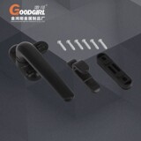 Сломанный мост алюминиевый дверь и ручка с окном.